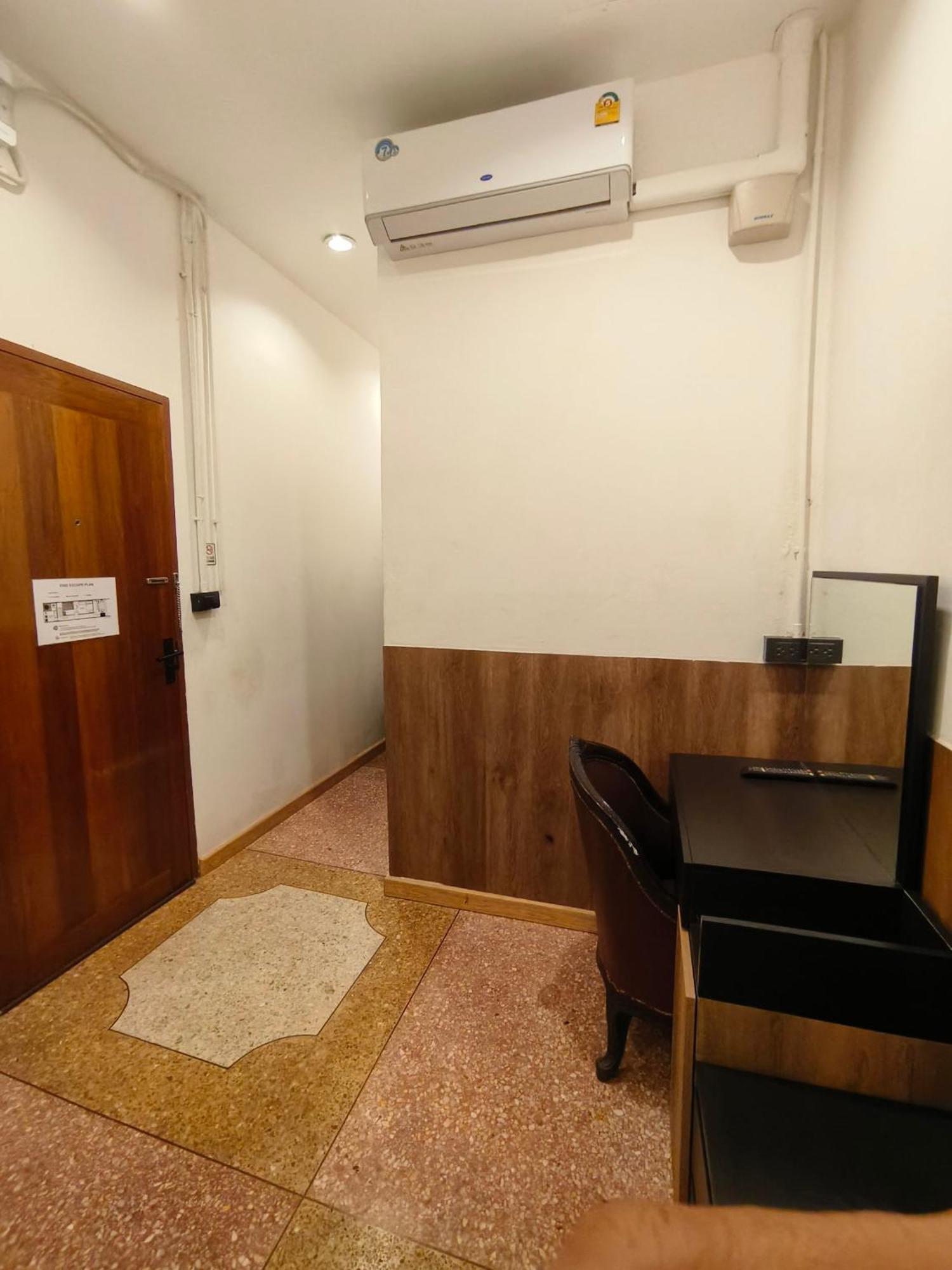 Penthouse Lamoon Hotel Bangkok Exterior photo